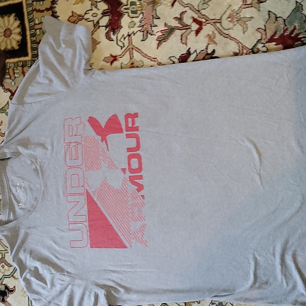 Under Armor t shirt